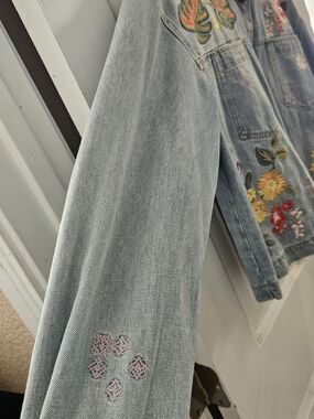 Johnny Was Embroidered Light Blue Denim Women's Jeans Jacket